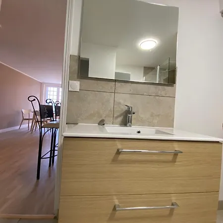 Apartment Dans Maison Proche Ver-sur-Mer