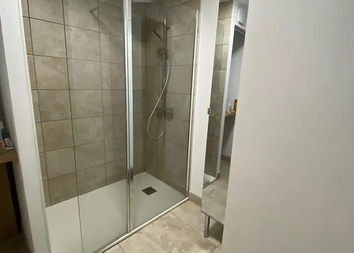 Dans Maison Proche *